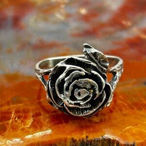 Vintage Sterling Silver Flower Ring - Size 7